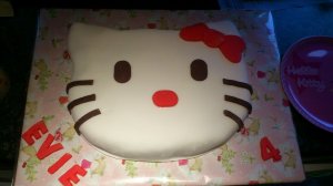 Hello Kitty cake, Evie 4